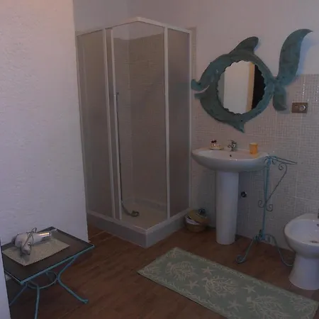 Alojamento de Acomodação e Pequeno-almoço La Dea Madre 3*